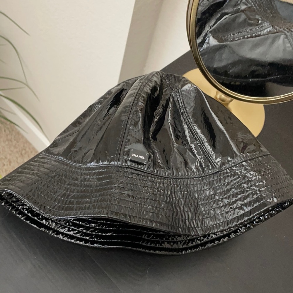 Chanel bucket hat